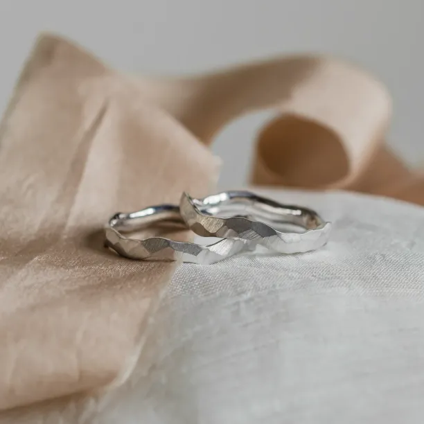 Hammered unusual wedding rings ARYA Image