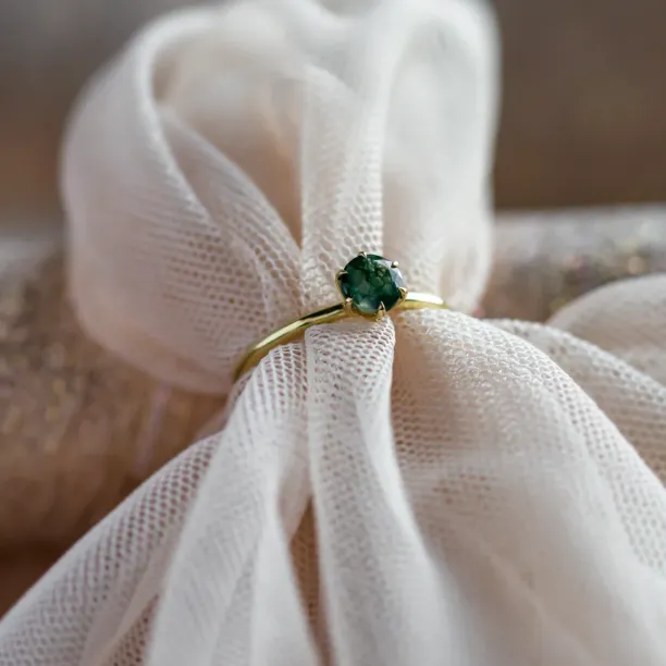 Minimalist engagement ring with moss agate MAGGIE Image