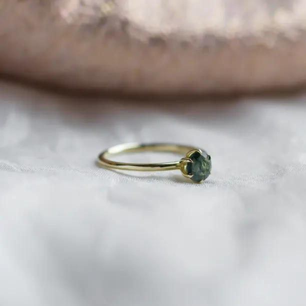 Minimalist engagement ring with moss agate MAGGIE Image