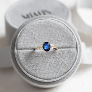 Oval sapphire ring with diamonds CADETIE Thumbnail