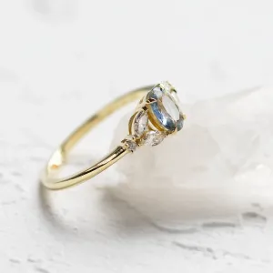 Oval sapphire ring with diamonds CADETIE Thumbnail