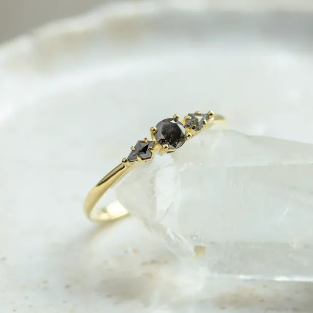 Gold ring with three salt and pepper diamonds SOARIS Image