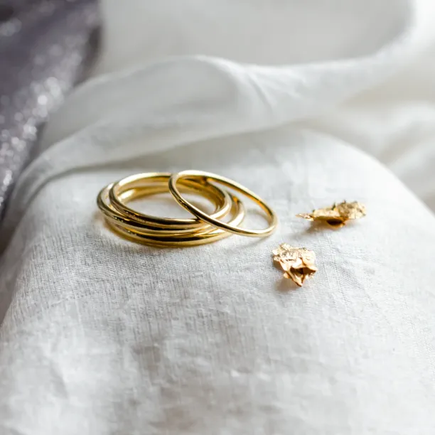 LOBE wedding gold rings Image