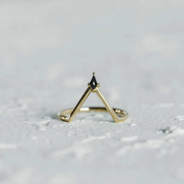 Engagement ring set with salt'n'pepper diamonds MEGHAN Image