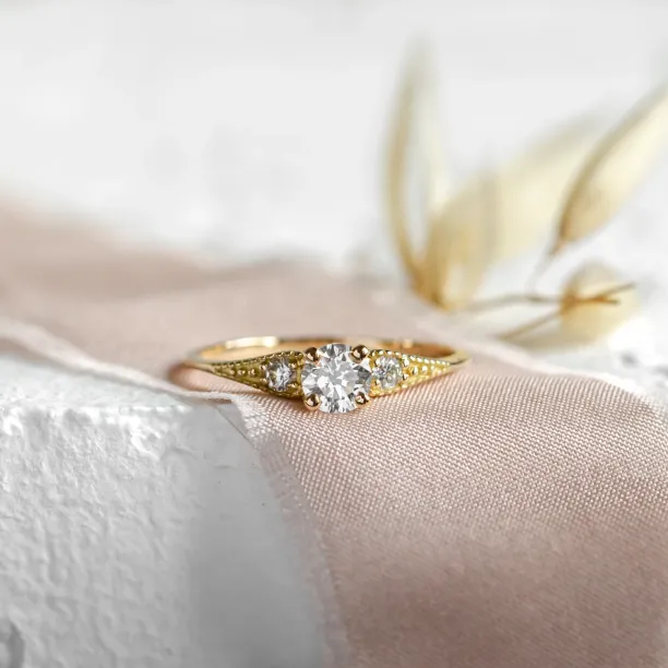 Gold vintage lab-grown diamond ring ORSINI Image