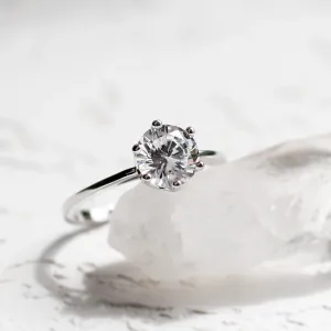 Luxury engagement ring with lab grown diamond OLLAF