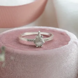 Gold ring with exclusive salt and pepper diamond ROXANE