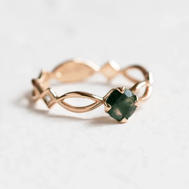 Gold ring with moss agate and diamonds QUEEN Image
