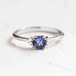 Gold ring with tanzanite and natural diamonds MONNYS