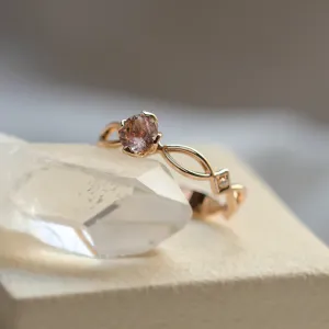 Solid gold Irish knot ring for women with strawberry quartz QUEENLY Thumbnail