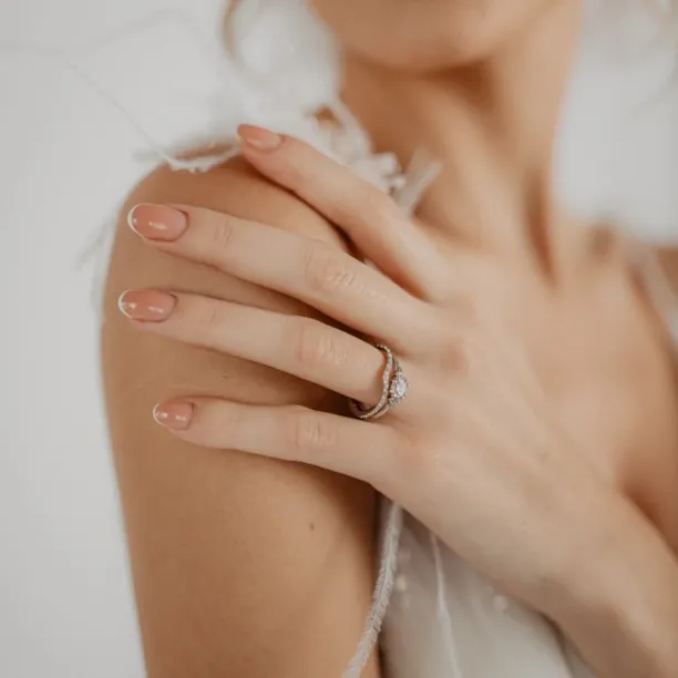 Gold eternity ring with diamonds TIEROS Image