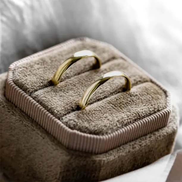 Solid wedding rings made of red gold EVEN Image