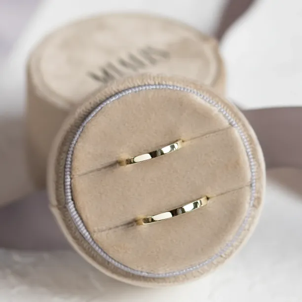 Flat wedding rings made of yellow gold JERSEY Image