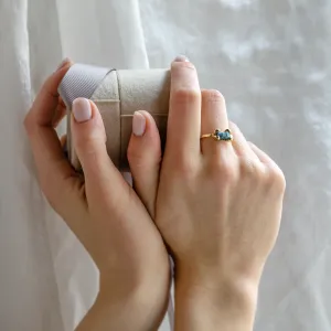 Gold ring with blue raw diamond and hammered surface SEA Thumbnail