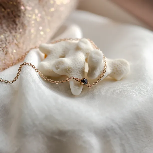 Minimalist bracelet with a black diamond BLAKE Image