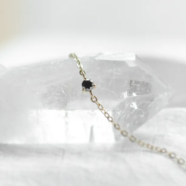 Minimalist bracelet with a black diamond BLAKE Image