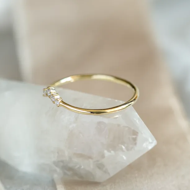 Minimalist curved diamond wedding ring UMA Image