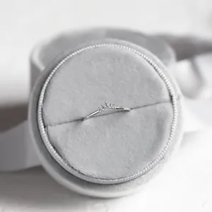 Minimalist curved diamond wedding ring UMA Thumbnail