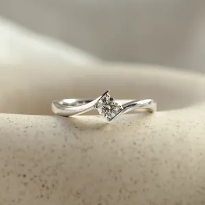 Gold engagement ring with lab-grown diamond GRESIA Thumbnail