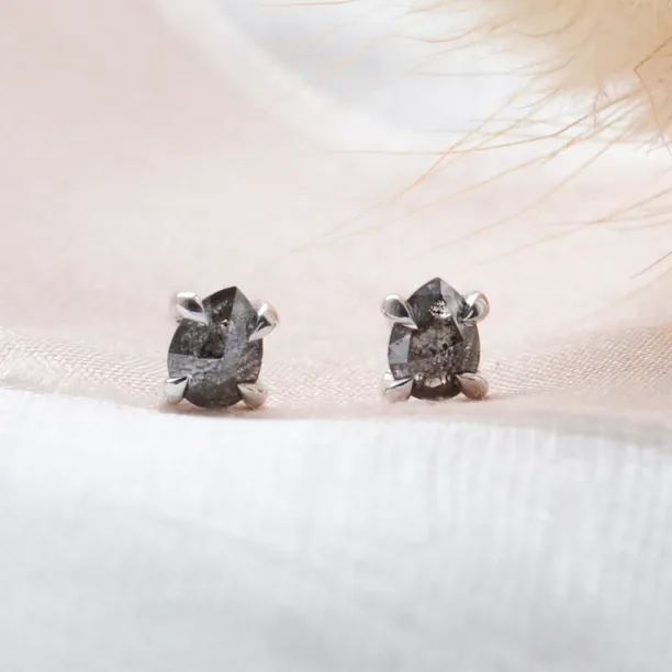 Gold minimalist earrings with salt and pepper diamonds STELLIE Image