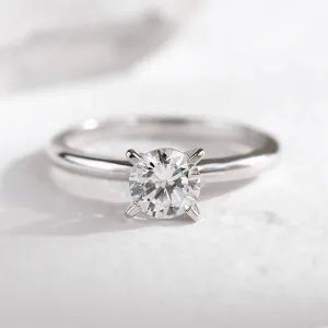 Elegant engagement ring with 0.5ct lab-grown diamond VEITAS