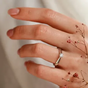 Engagement ring with 0.25ct lab-grown diamond LOVIA