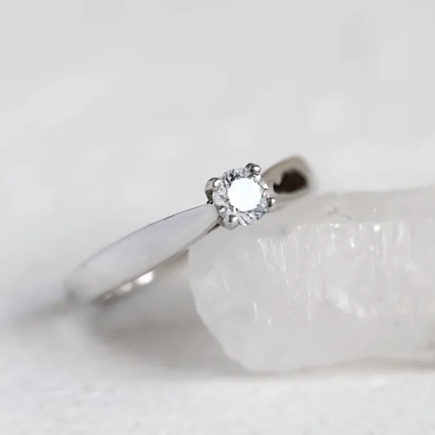 Engagement ring with 0.25ct lab-grown diamond LOVIA Image