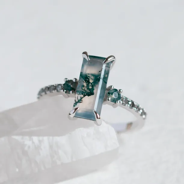 Elegant ring with moss agate and diamonds CARA Image