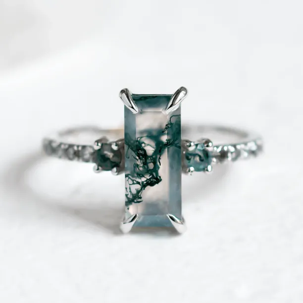 Elegant ring with moss agate and diamonds CARA Image