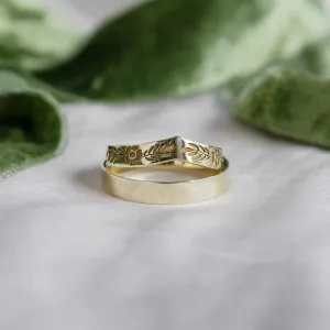 Original wedding bands with curved shape and flowers FOLK Thumbnail
