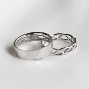 Crossed golden wedding rings JAS Thumbnail