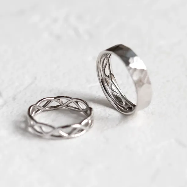 Crossed golden wedding rings JAS Image