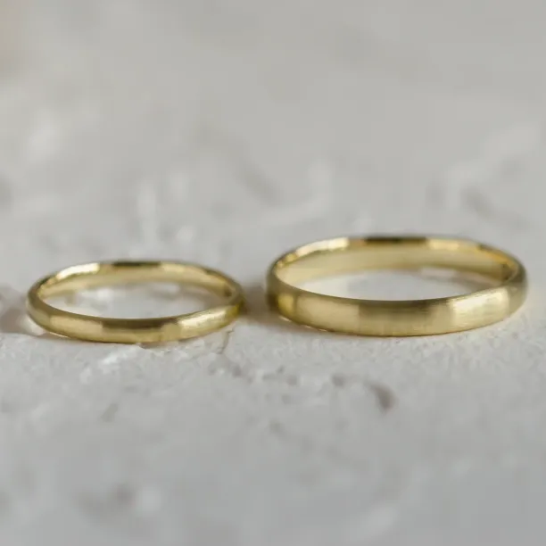 Solid matte wedding rings made of white gold ODELL Image