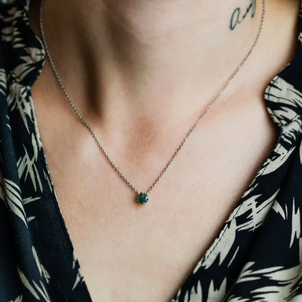 Moss agate in gold necklace ELF Image