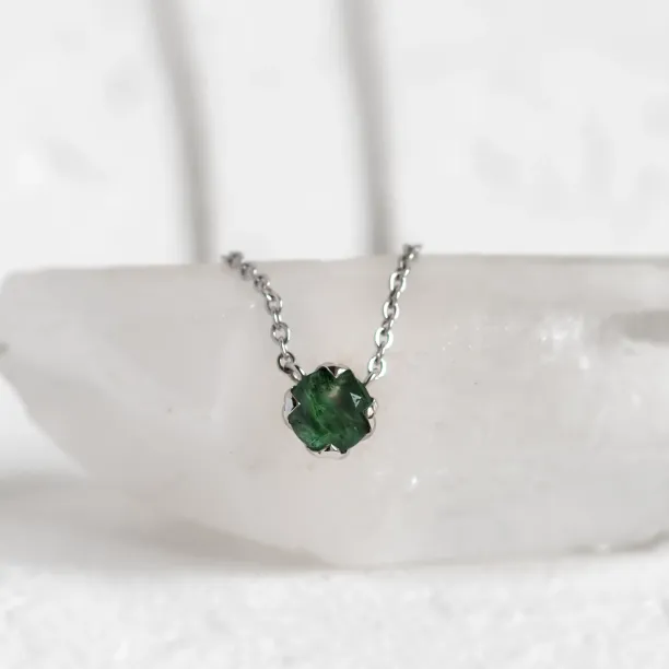 Moss agate in gold necklace ELF Image