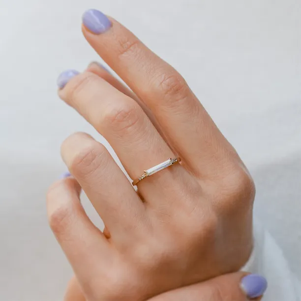 Engagement ring with baguette lab-grown diamonds CASHIA Image