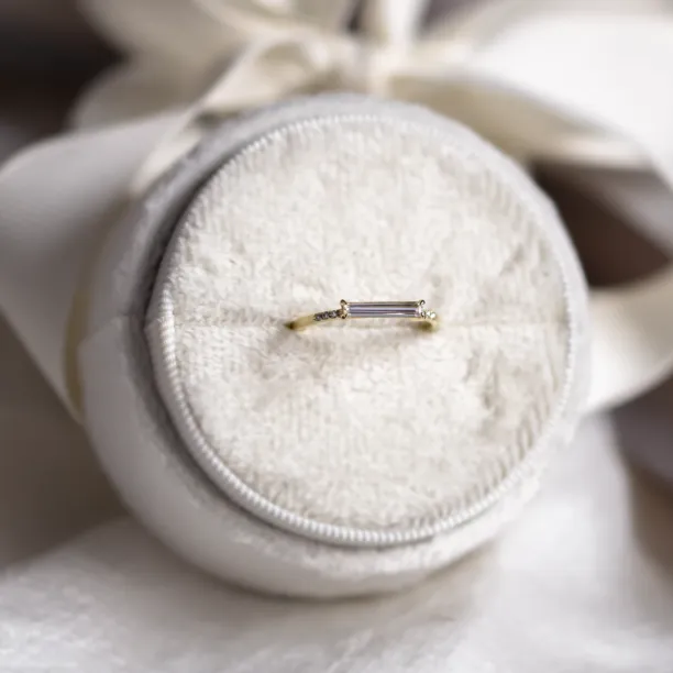 Engagement ring with baguette lab-grown diamonds CASHIA Image