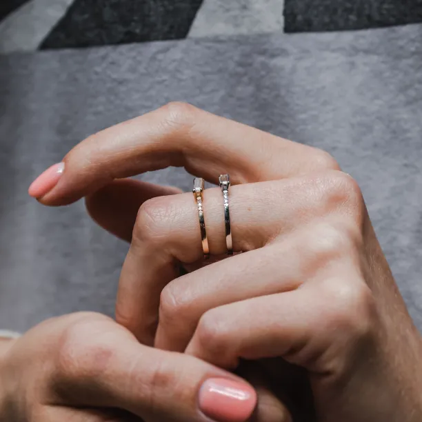 Engagement ring with baguette lab-grown diamonds CASHIA Image