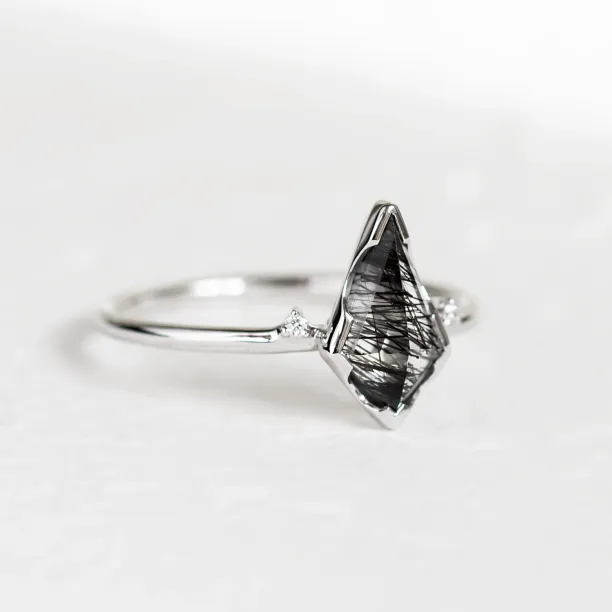 Minimalist ring with rutil quartz and diamonds KIRA Image