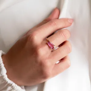 Gold ring with sapphire and diamonds TARA