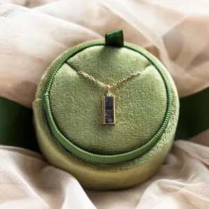 Gold pendant with salt and pepper diamonds and classic diamond EVERLY Thumbnail