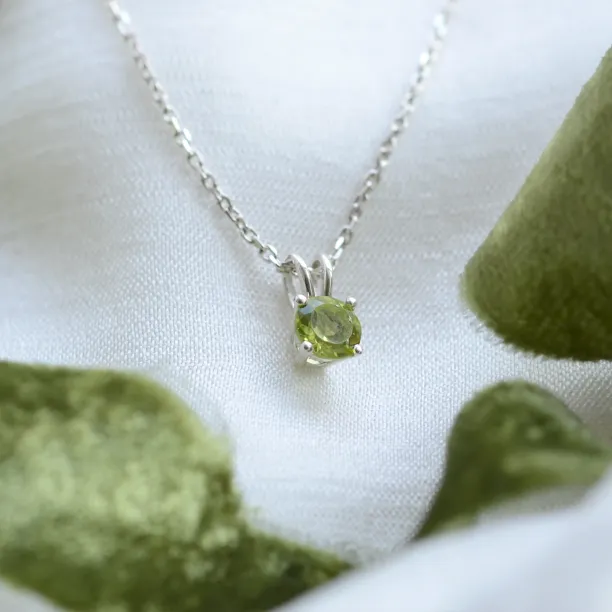 Gold peridot pendant LAOISE Image