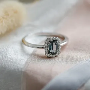 Vintage ring with teal baguette sapphire and diamonds FROST Thumbnail