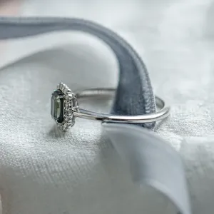 Vintage ring with teal baguette sapphire and diamonds FROST Thumbnail