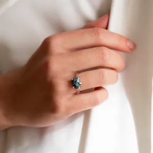 Gold ring with raw diamond VITA Thumbnail