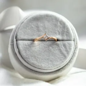 Gold engagement ring with lab-grown diamond GRESIA Thumbnail