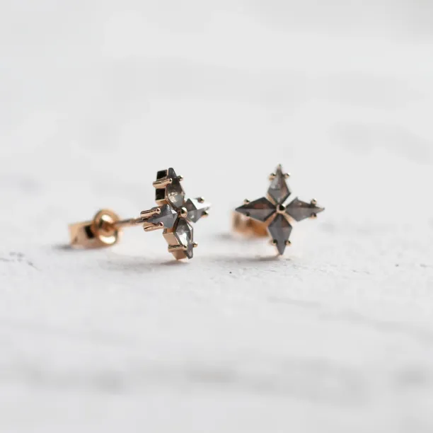 Salt and pepper diamond earrings FLORIS Image