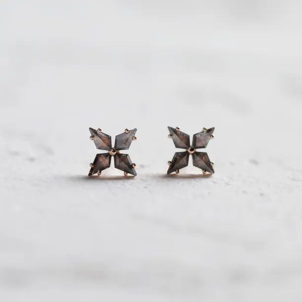 Salt and pepper diamond earrings FLORIS Image