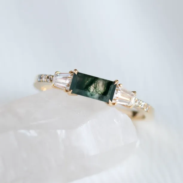 Ring in art deco style with moss agate and moissanites DINETH Image
