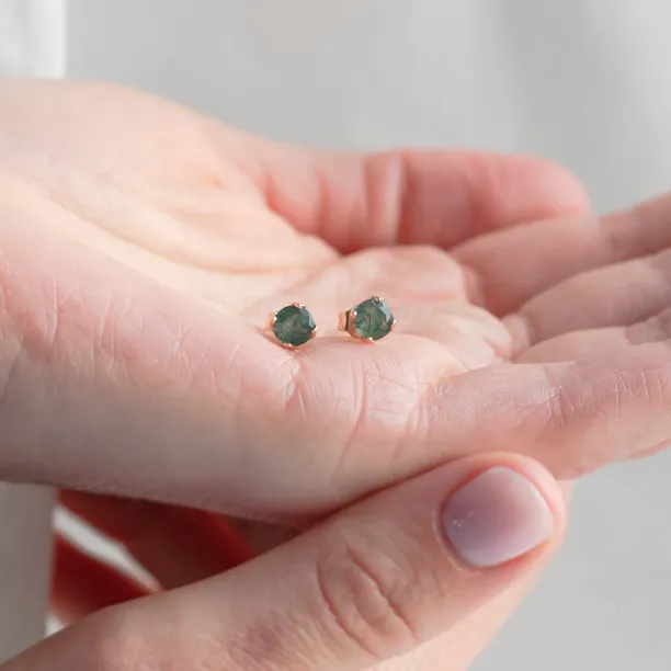 Round gold stud earrings with moss agate RENE Image
